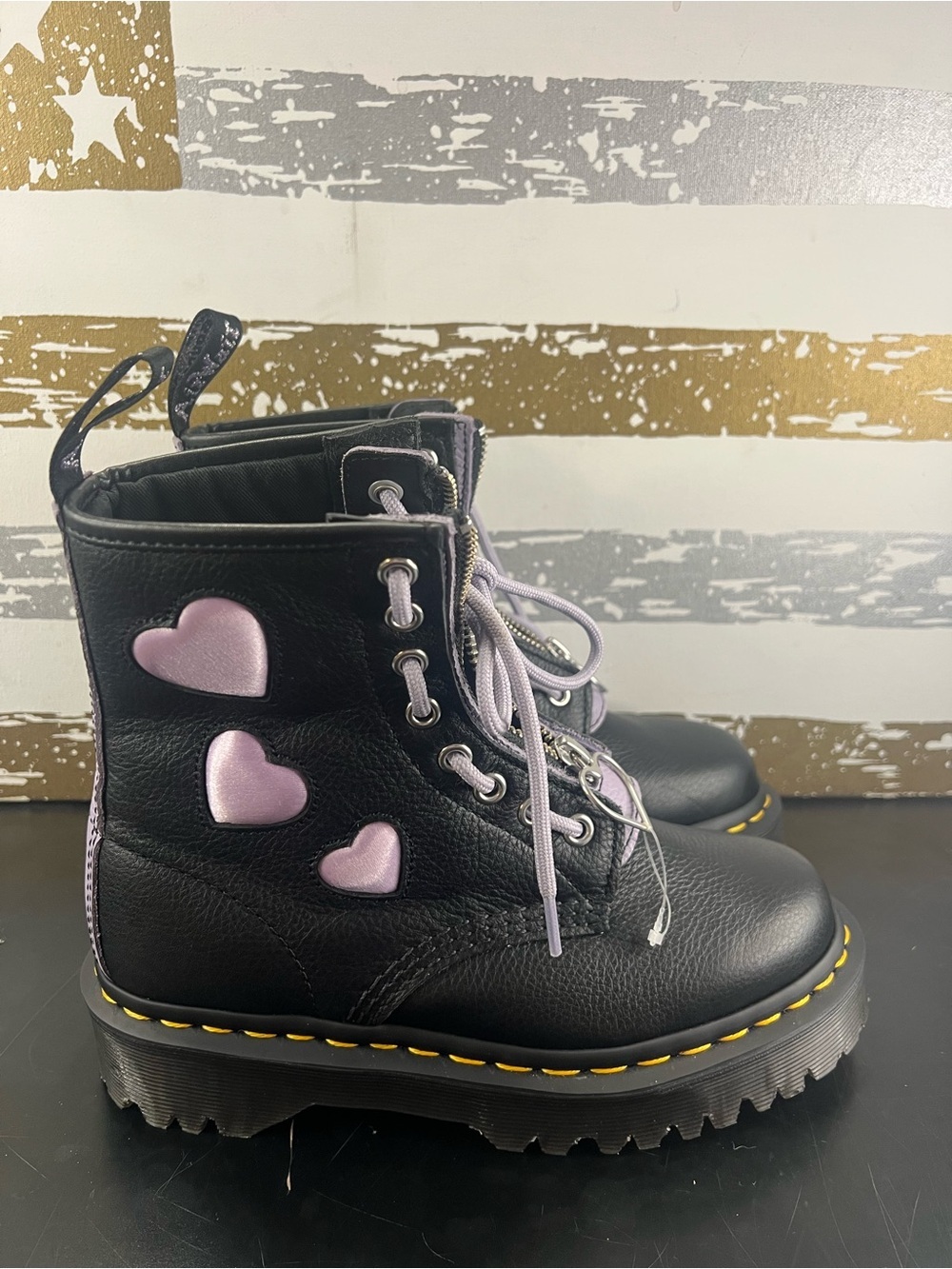 Dr. Martens 1460 Zip Heart - Picture 2 of 8